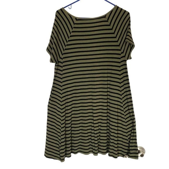 Old Navy women size Large short sleeve olive green black knit stripe midi dress - Picture 3 of 6